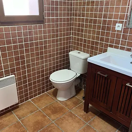 بيت للعطل Con Jardin Y Wifi En Estavar