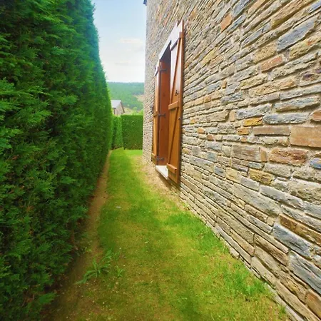 Con Jardin Y Wifi En Estavar
