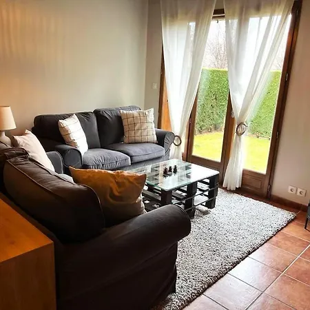 Con Jardin Y Wifi En بيت للعطل