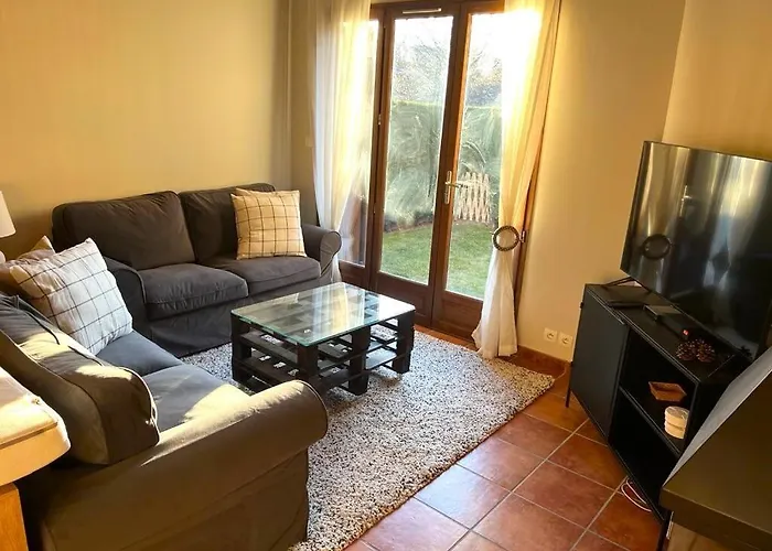 Con Jardin Y Wifi En Nyaraló