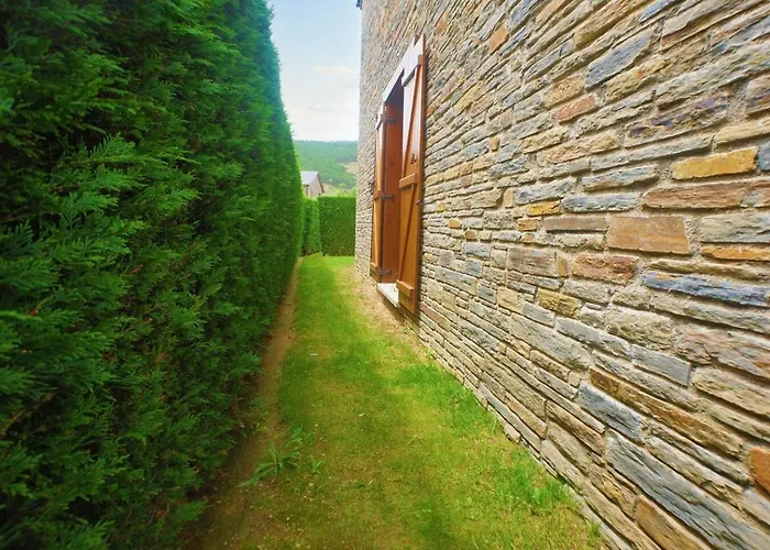 Con Jardin Y Wifi En Estavar