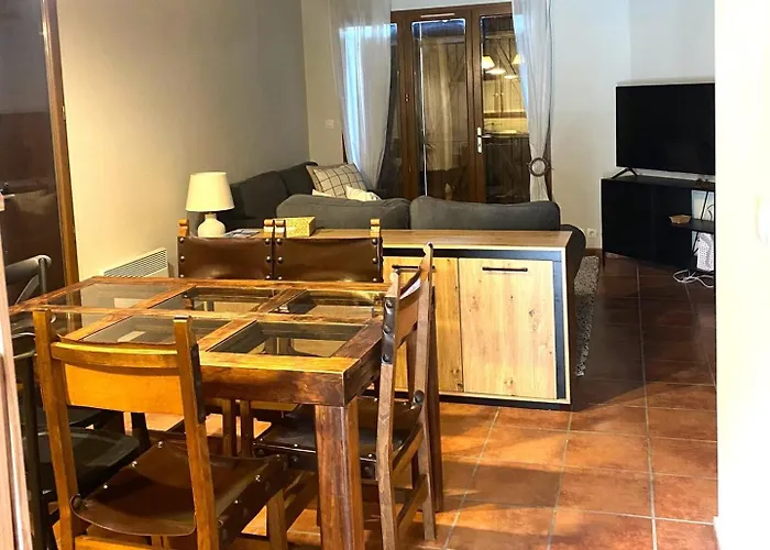 Con Jardin Y Wifi En Nyaraló